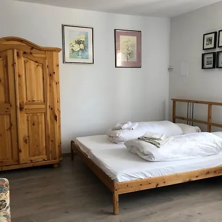 Konukevi Harom Tarka Macska 3*