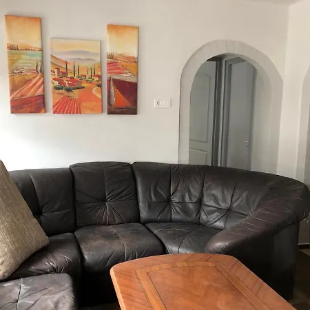 Konukevi Harom Tarka Macska Sárospatak