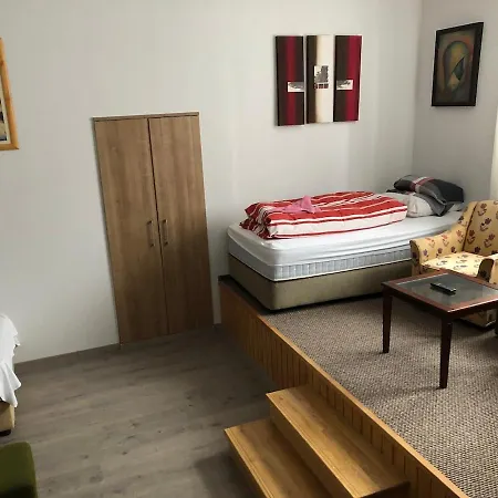 Harom Tarka Macska Konukevi 3*