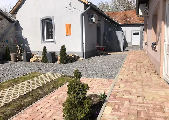 Guest house Harom Tarka Macska 3*