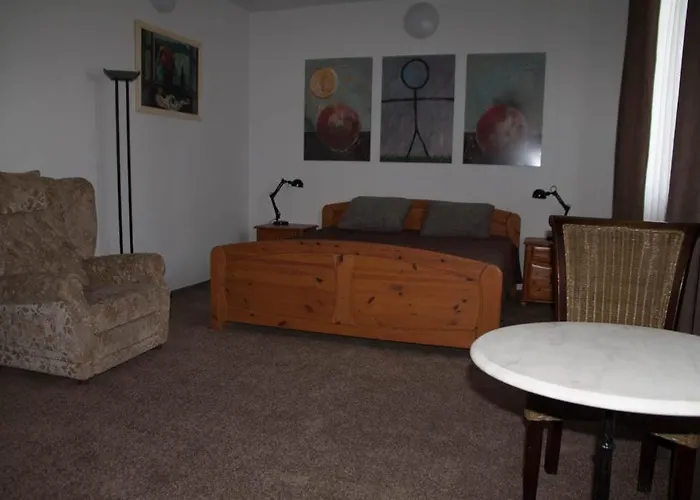 Harom Tarka Macska 3*